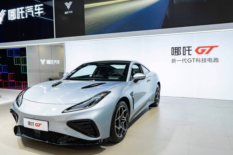 广州番禺区迪跃奇企业管理咨询哪吒汽车在智能汽车领域的表现，领途汽车在新能源汽车市场中的影响力